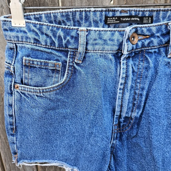 Zara Women's Distressed Blue Jean Shorts Size 4 - Picture 8 of 16